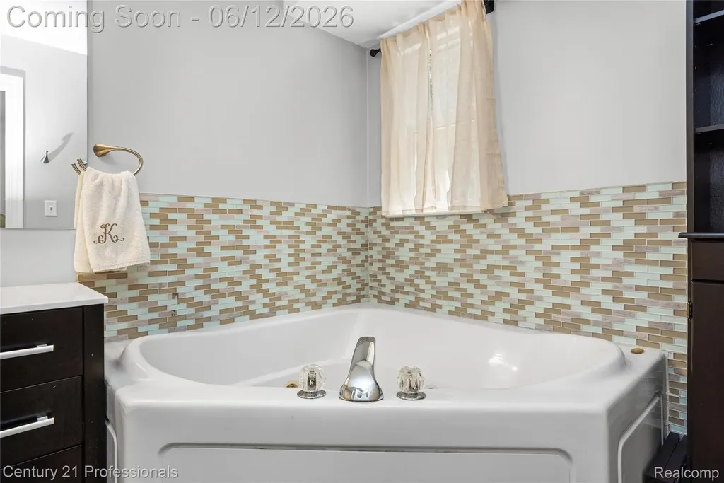 3172 Cedar Crest Drive Troy City MI 48083