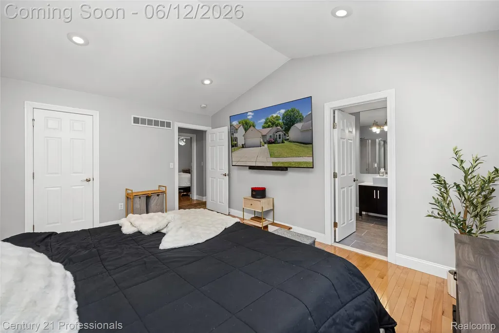 3172 Cedar Crest Drive Troy City MI 48083