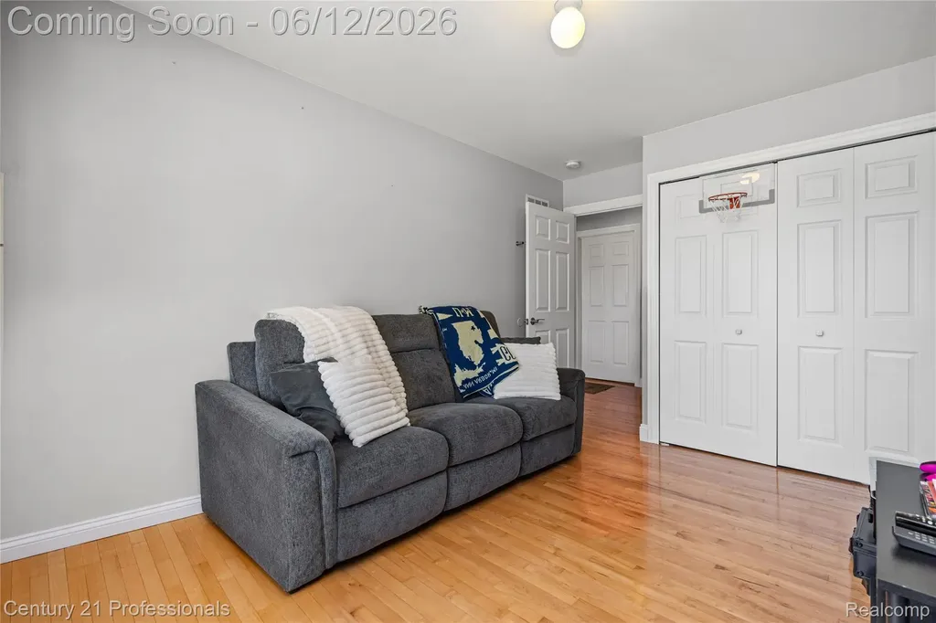 3172 Cedar Crest Drive Troy City MI 48083