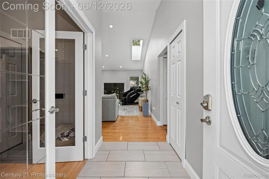 3172 Cedar Crest Drive Troy City MI 48083