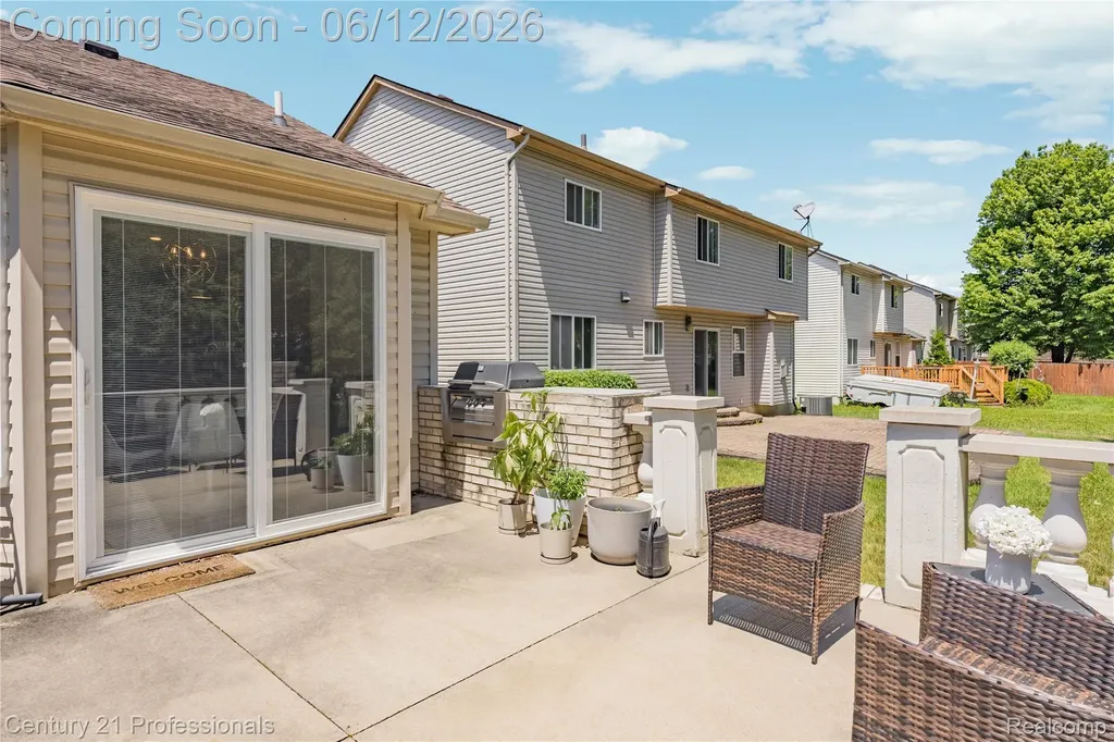 3172 Cedar Crest Drive Troy City MI 48083