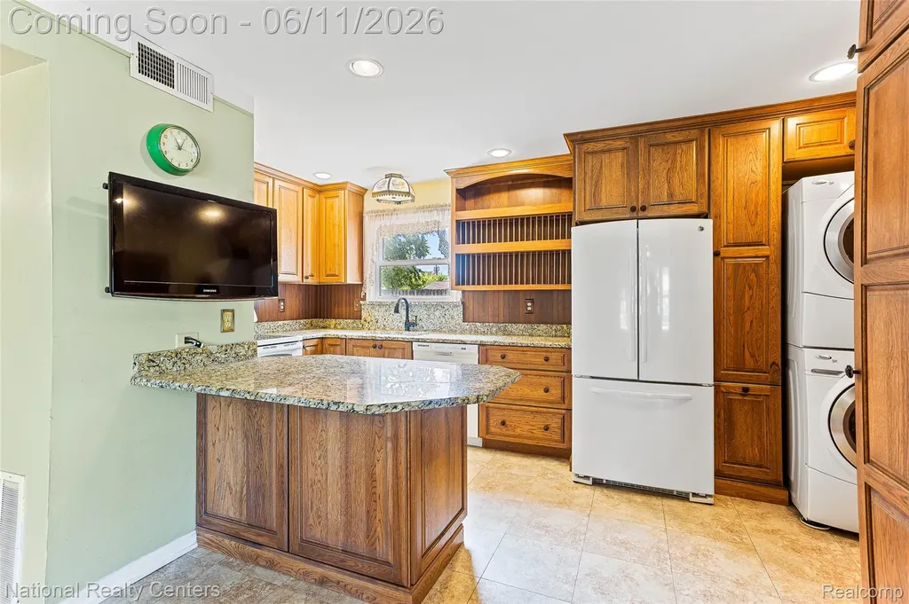 5191 Lynsue Lane Waterford Charter Township MI 48327
