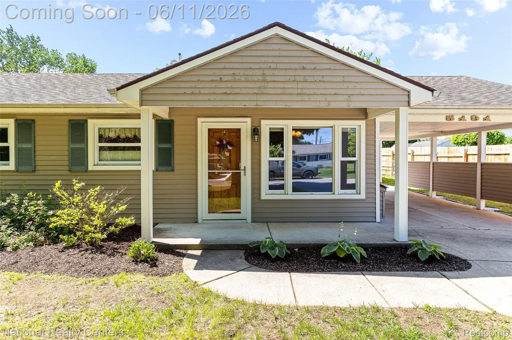 5191 Lynsue Lane Waterford Charter Township MI 48327
