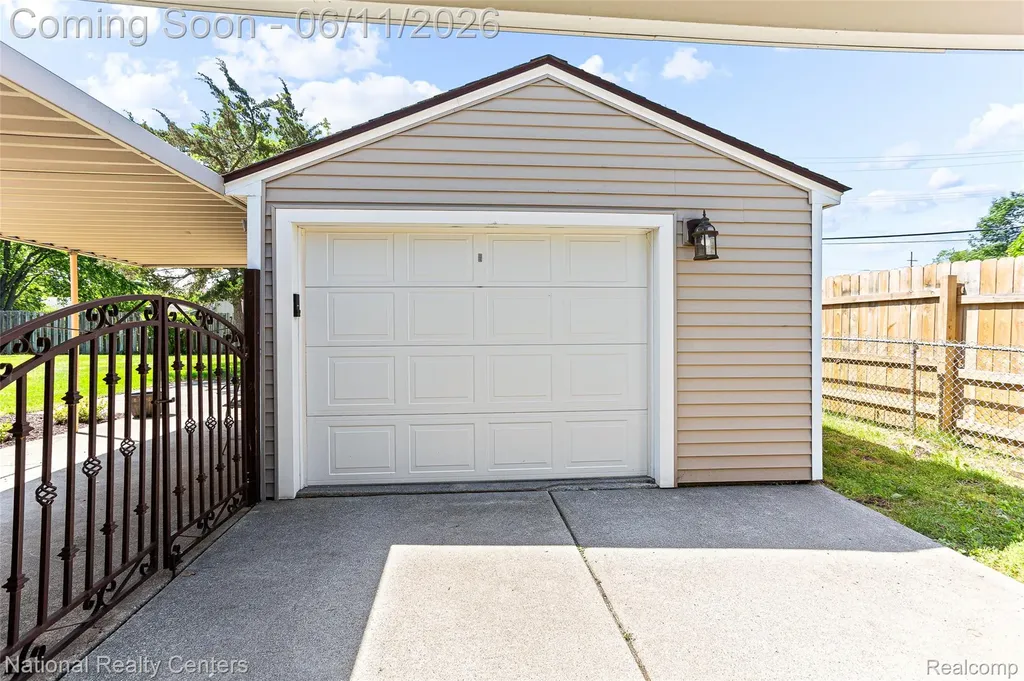 5191 Lynsue Lane Waterford Charter Township MI 48327