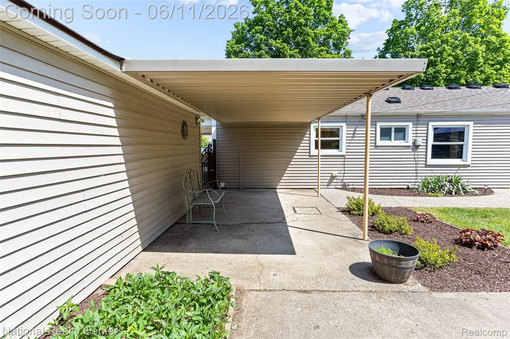 5191 Lynsue Lane Waterford Charter Township MI 48327