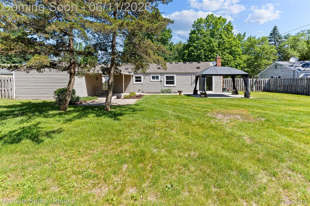 5191 Lynsue Lane Waterford Charter Township MI 48327