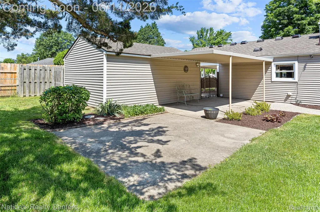 5191 Lynsue Lane Waterford Charter Township MI 48327