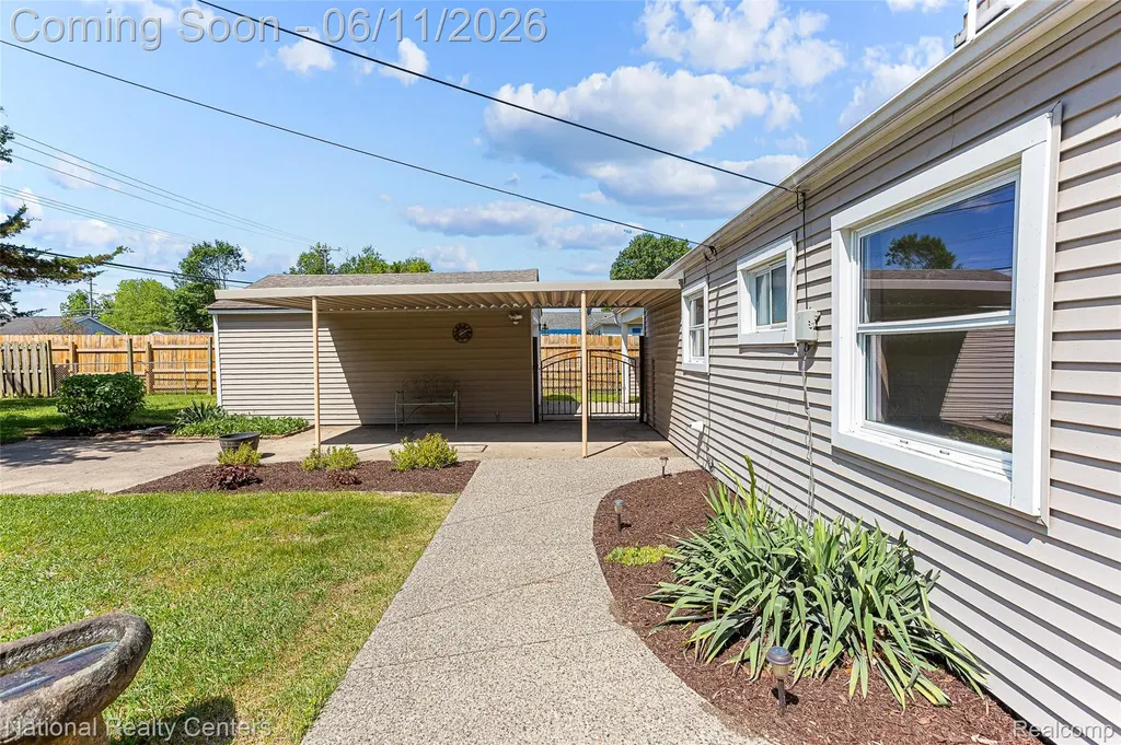5191 Lynsue Lane Waterford Charter Township MI 48327