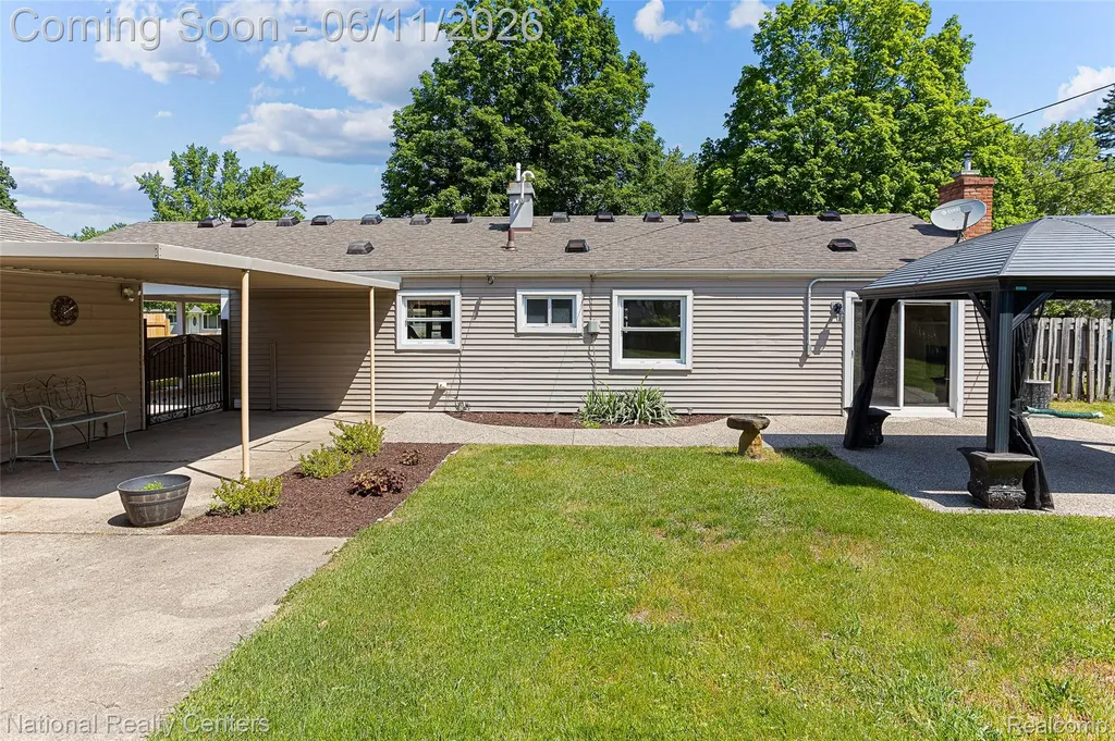 5191 Lynsue Lane Waterford Charter Township MI 48327