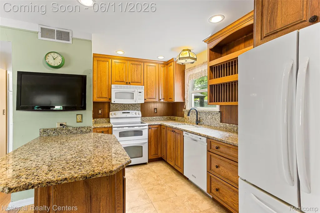5191 Lynsue Lane Waterford Charter Township MI 48327