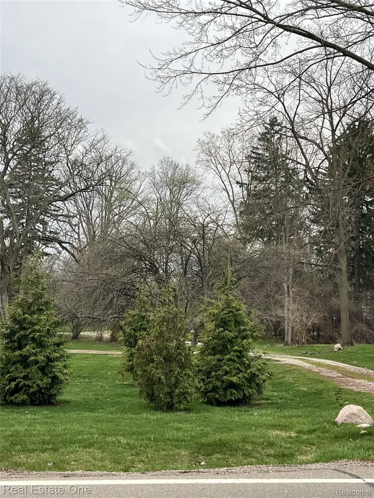 5840 Inkster Road Plus Vacant Lot Road West Bloomfield Charter Township MI 48323