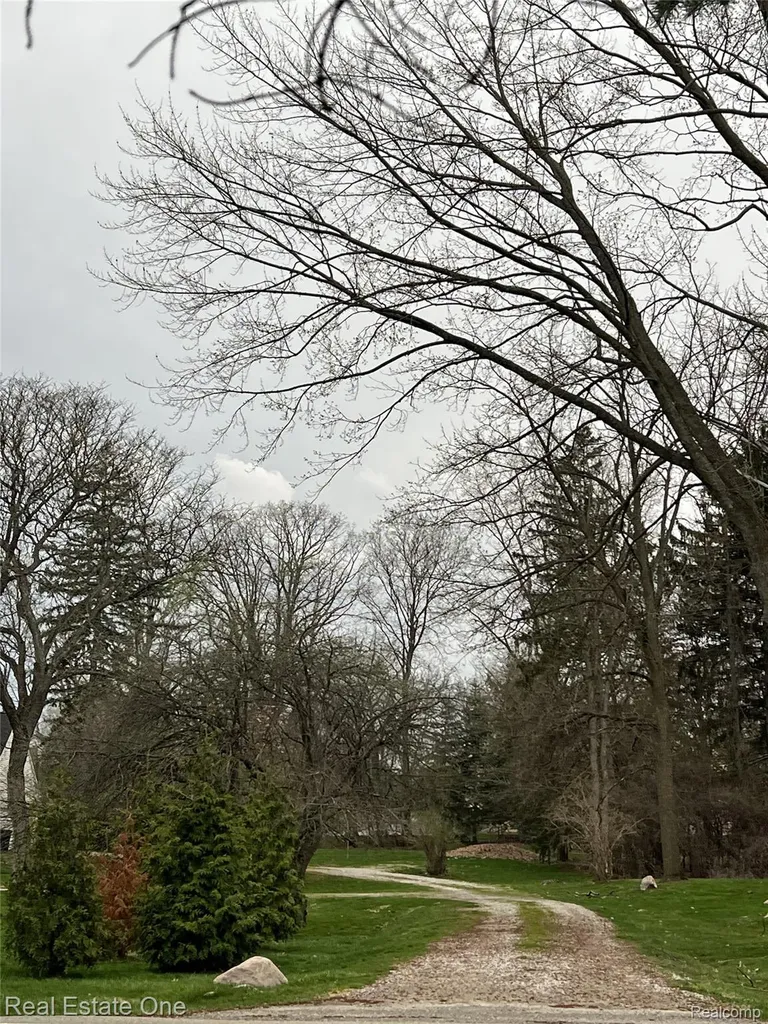 5840 Inkster Road Plus Vacant Lot Road West Bloomfield Charter Township MI 48323