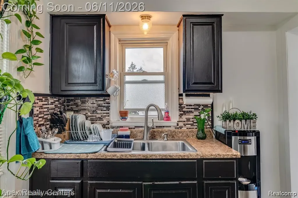 6515 Ashton Avenue Detroit City MI 48228