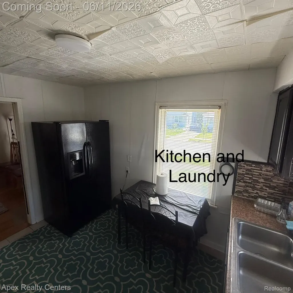 6515 Ashton Avenue Detroit City MI 48228