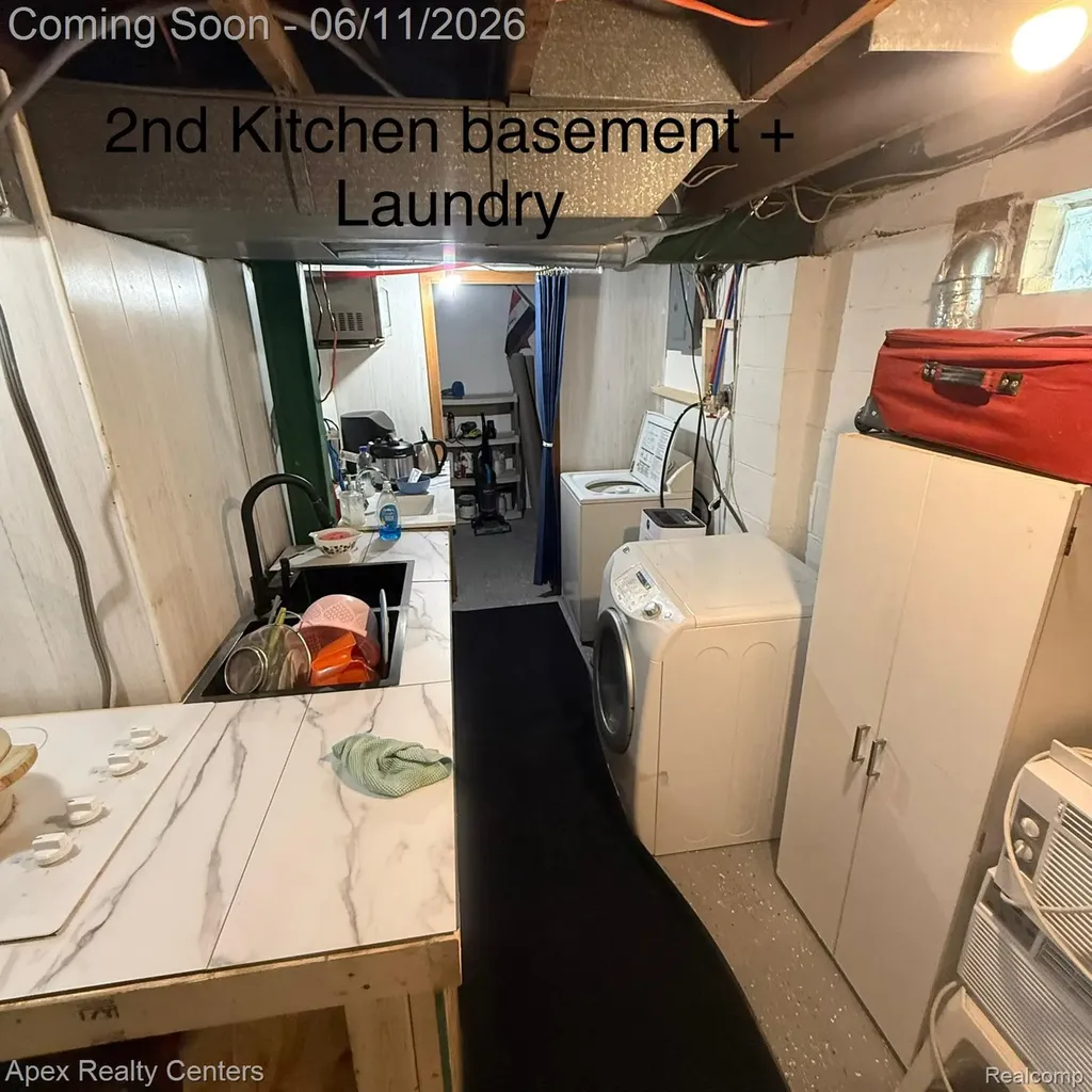 6515 Ashton Avenue Detroit City MI 48228