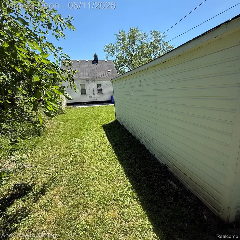 6515 Ashton Avenue Detroit City MI 48228