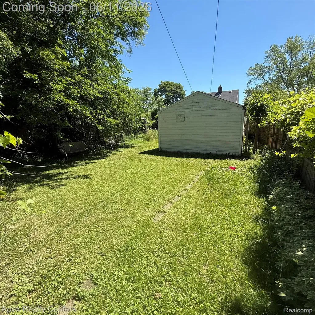 6515 Ashton Avenue Detroit City MI 48228