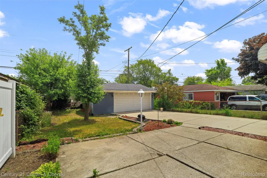 4155 Syracuse Street Dearborn Heights City MI 48125