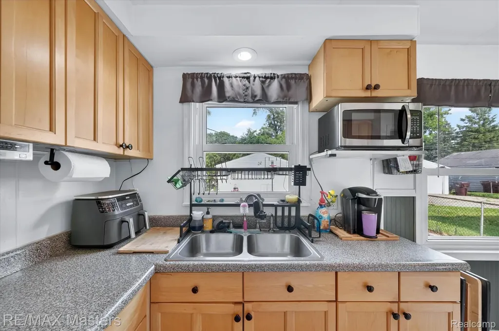4643 Niagara Street Wayne City MI 48184