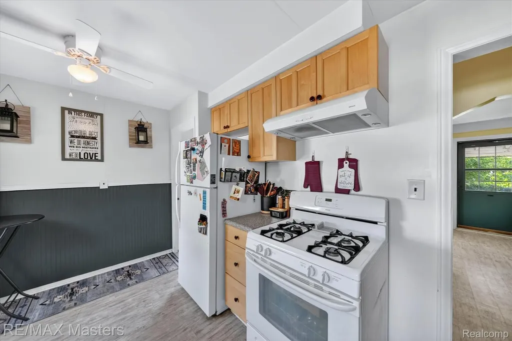 4643 Niagara Street Wayne City MI 48184