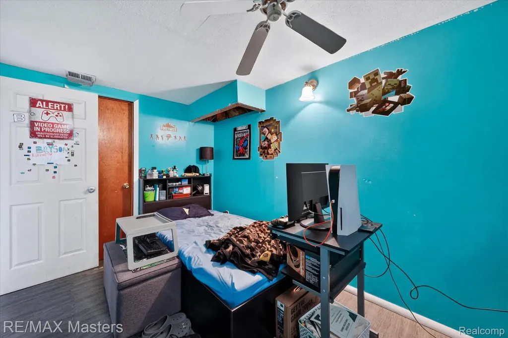 4643 Niagara Street Wayne City MI 48184