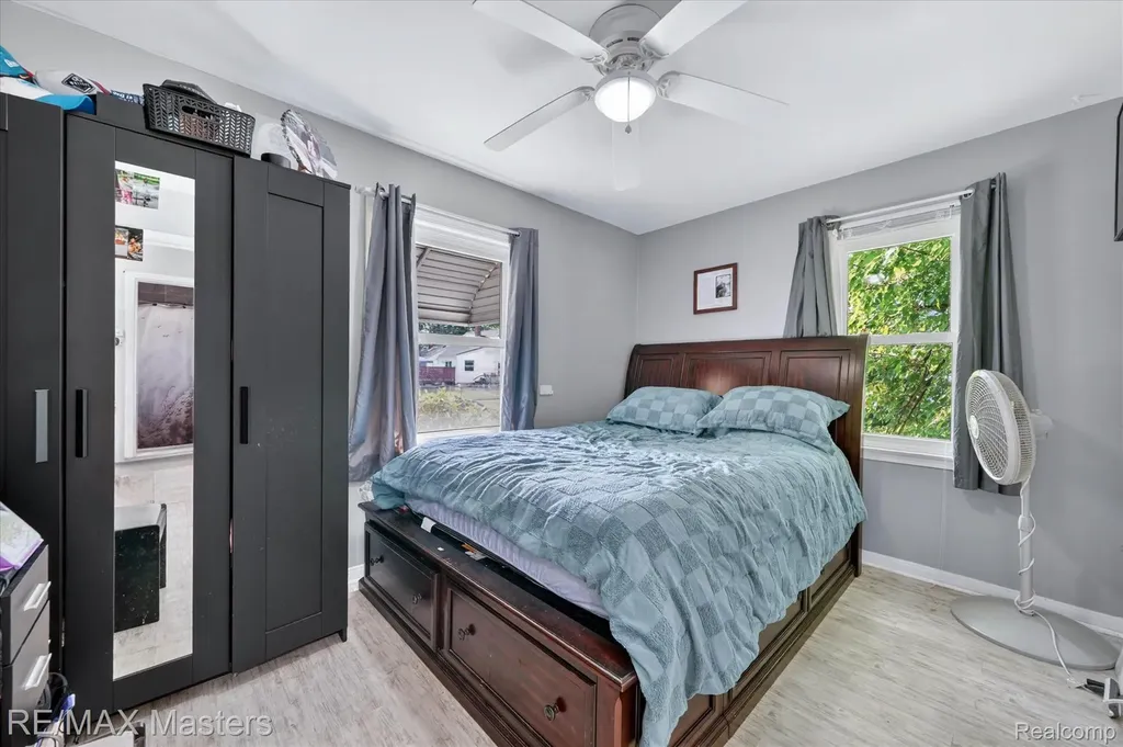 4643 Niagara Street Wayne City MI 48184