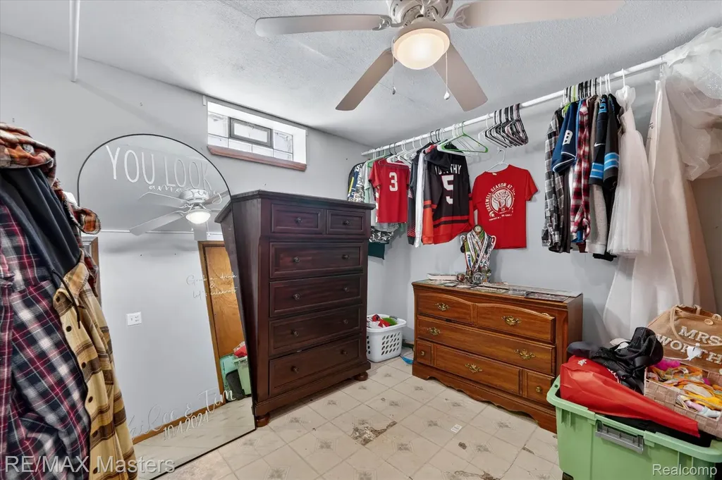 4643 Niagara Street Wayne City MI 48184