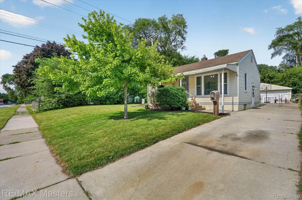 4643 Niagara Street Wayne City MI 48184