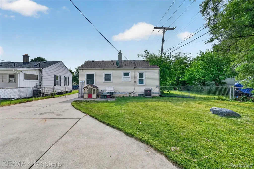 4643 Niagara Street Wayne City MI 48184