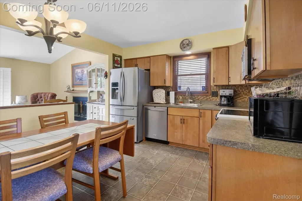 15125 Churchill Street Southgate City MI 48195