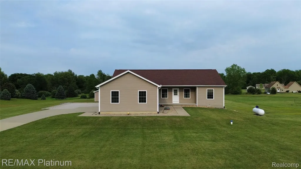 11704 Glen Mary Conway Township MI 48418