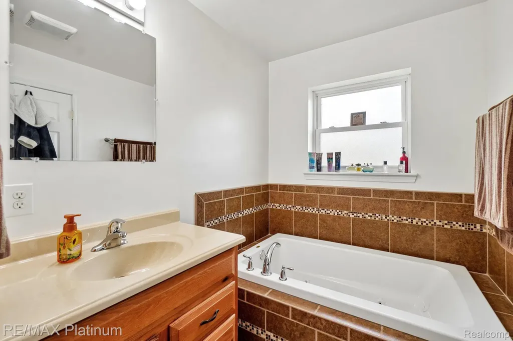 11704 Glen Mary Conway Township MI 48418
