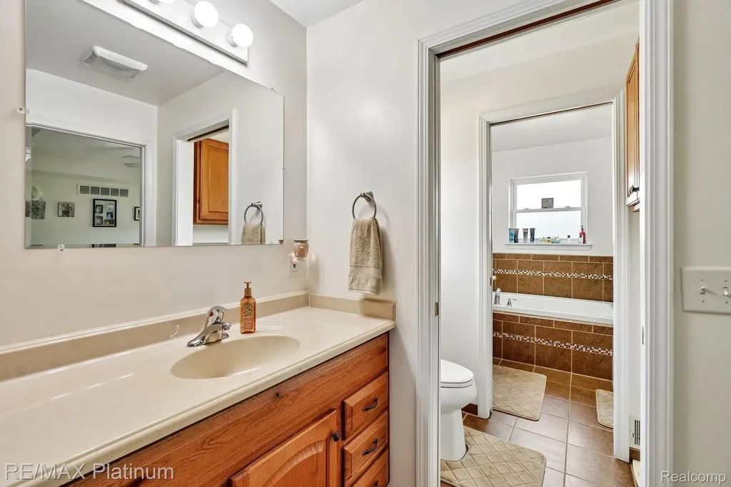 11704 Glen Mary Conway Township MI 48418