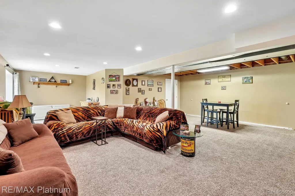 11704 Glen Mary Conway Township MI 48418