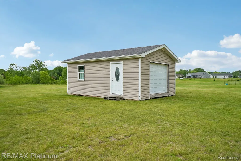 11704 Glen Mary Conway Township MI 48418
