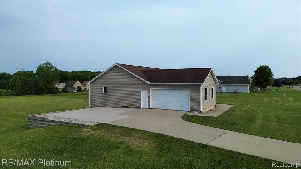 11704 Glen Mary Conway Township MI 48418