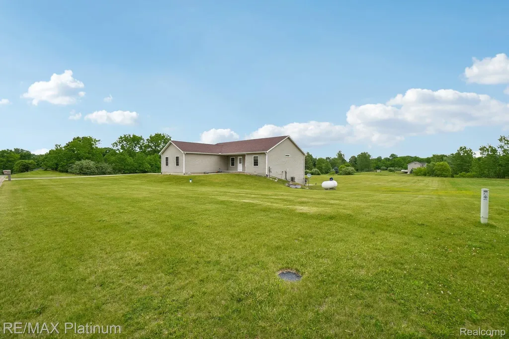 11704 Glen Mary Conway Township MI 48418