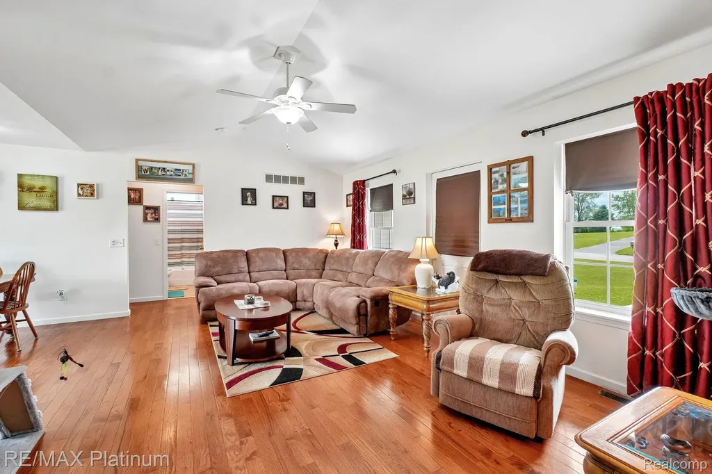 11704 Glen Mary Conway Township MI 48418