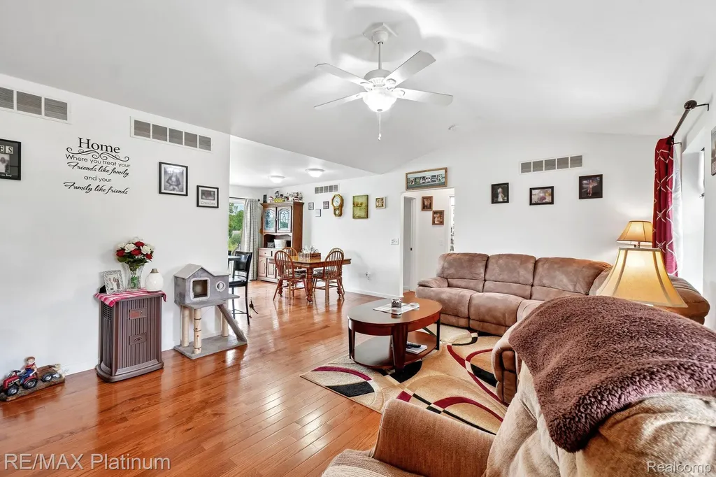 11704 Glen Mary Conway Township MI 48418