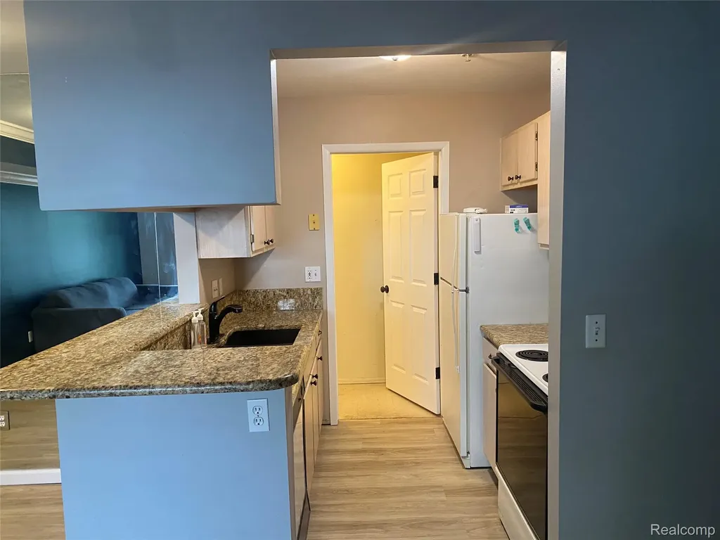 22192 Cape Cod Way Farmington Hills City MI 48336