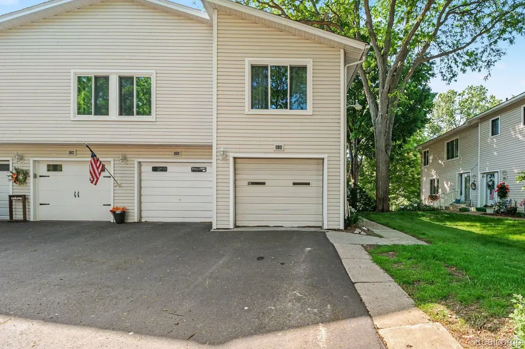 838 Corners Court Orion Charter Township MI 48362