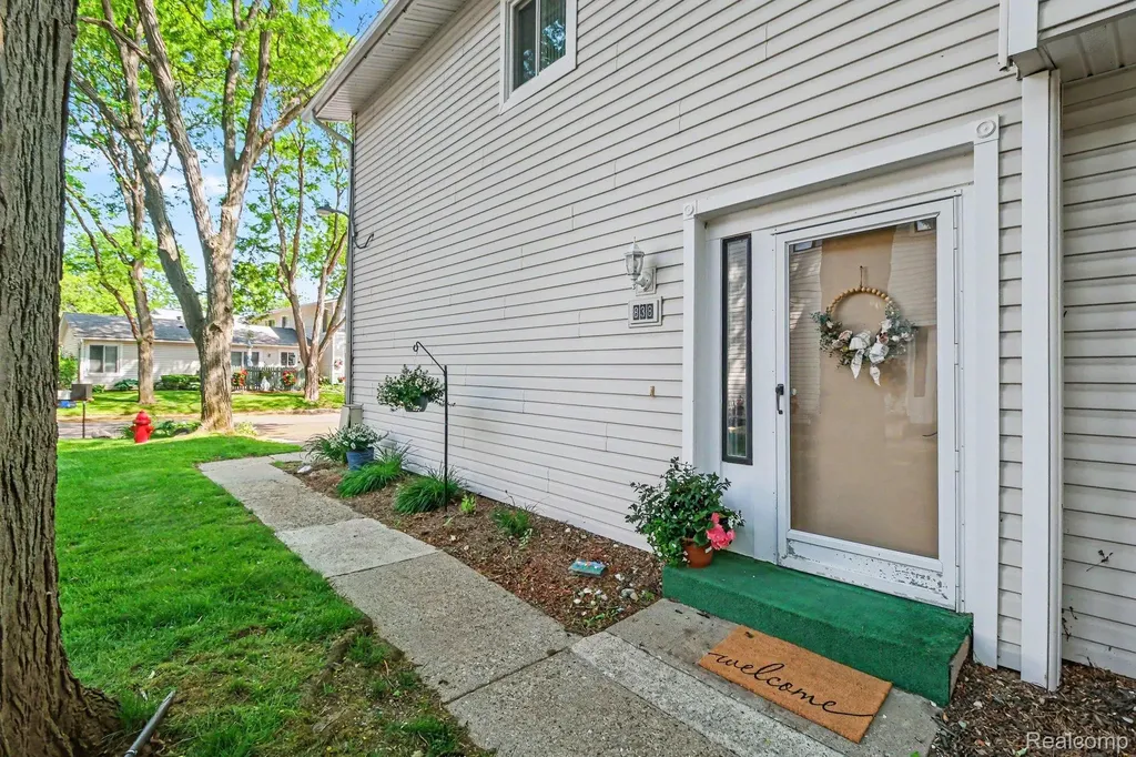 838 Corners Court Orion Charter Township MI 48362