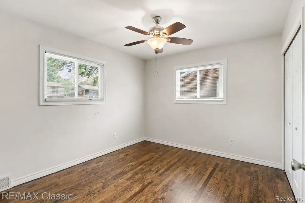 28691 Hales Street Madison Heights City MI 48071