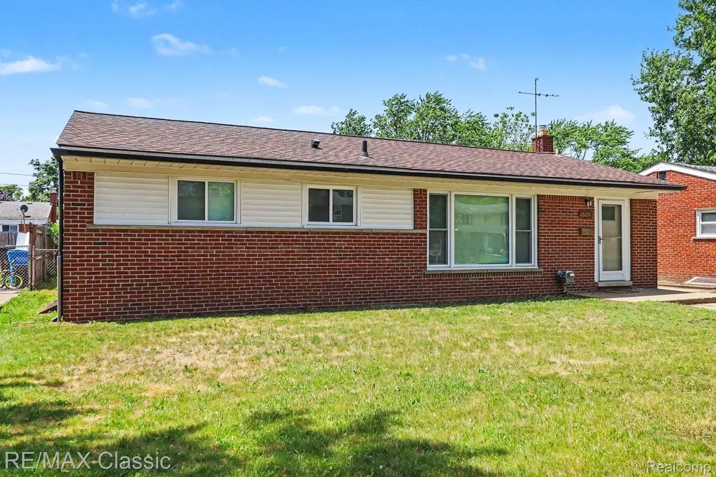 28691 Hales Street Madison Heights City MI 48071