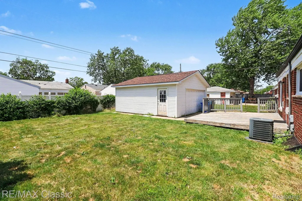 28691 Hales Street Madison Heights City MI 48071