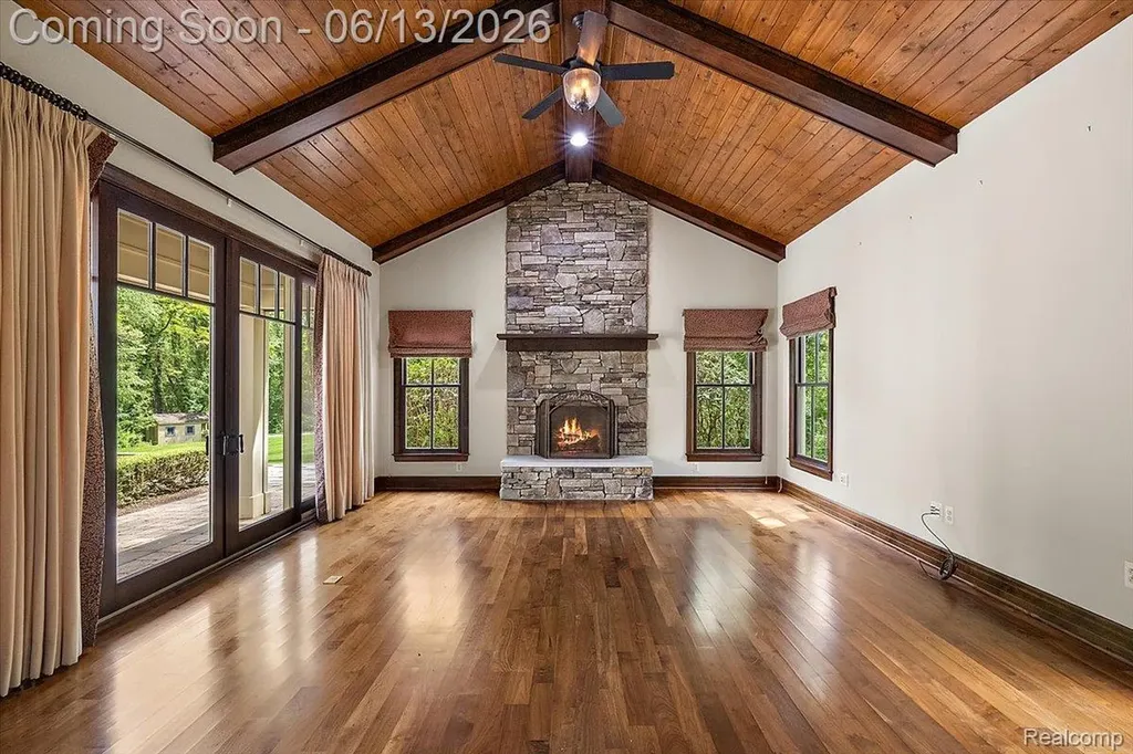 1600 S Hickory Ridge Trail Milford Charter Township MI 48380