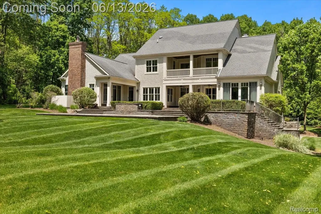 1600 S Hickory Ridge Trail Milford Charter Township MI 48380