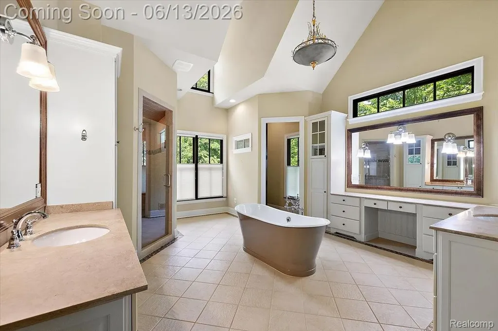 1600 S Hickory Ridge Trail Milford Charter Township MI 48380