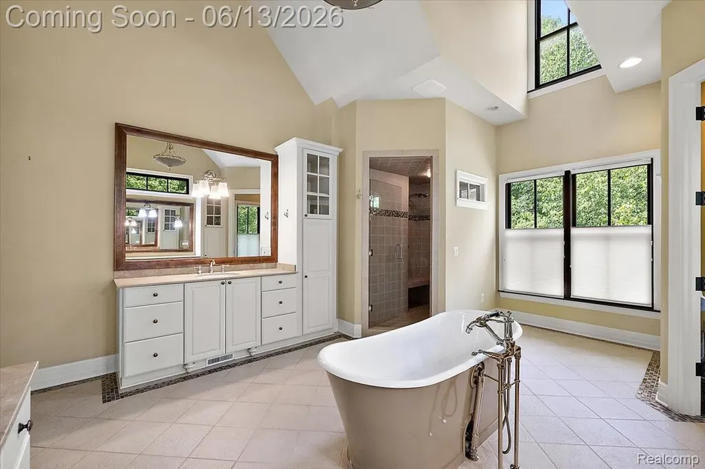 1600 S Hickory Ridge Trail Milford Charter Township MI 48380