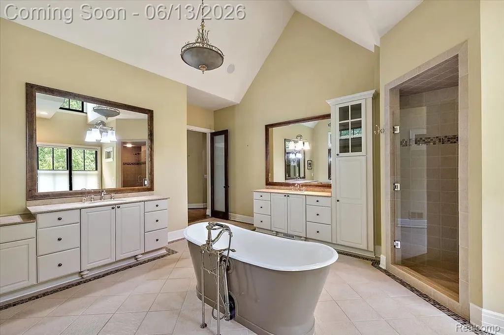 1600 S Hickory Ridge Trail Milford Charter Township MI 48380